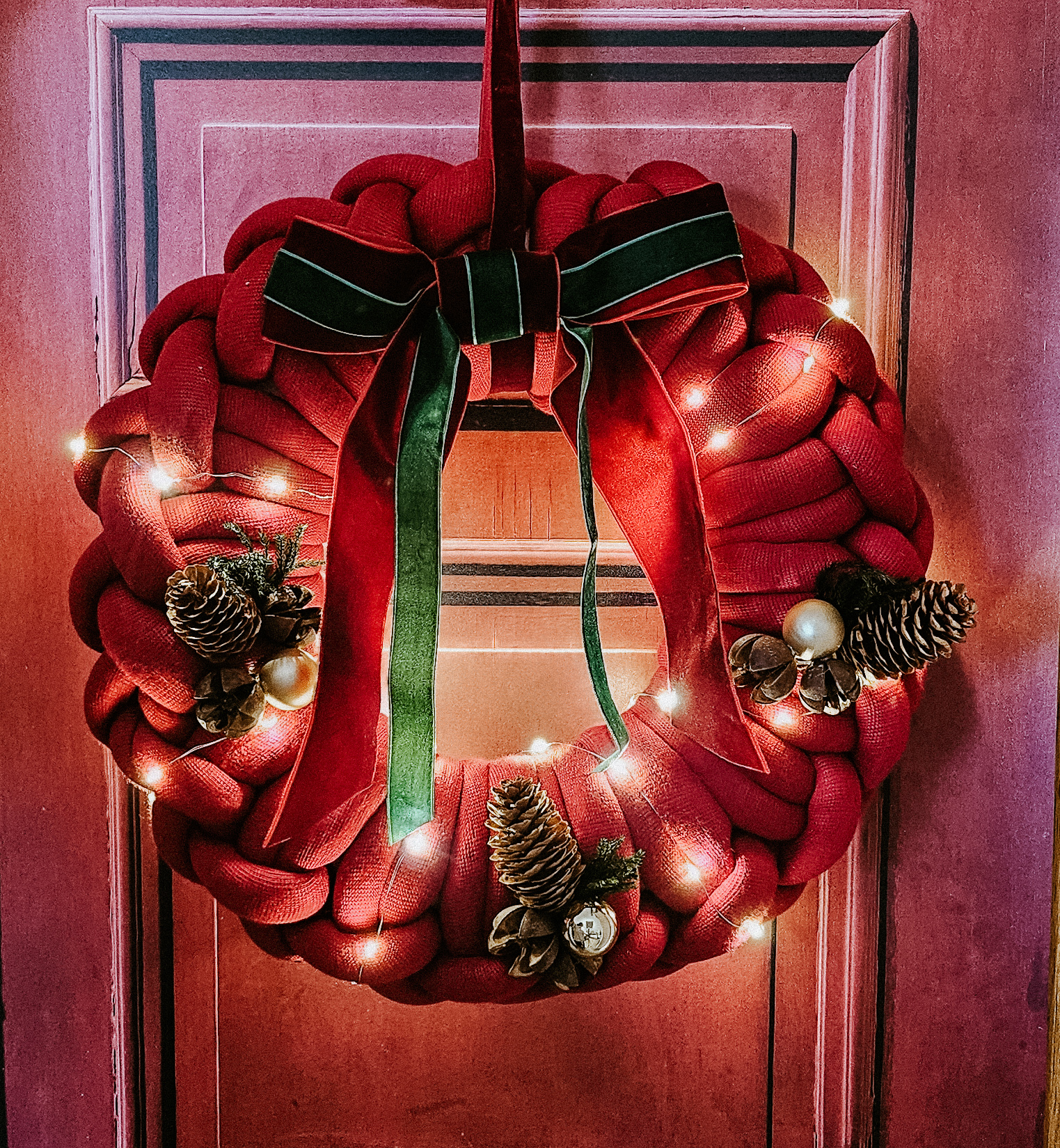 Couronne de Noël en tricot géant – Image 3